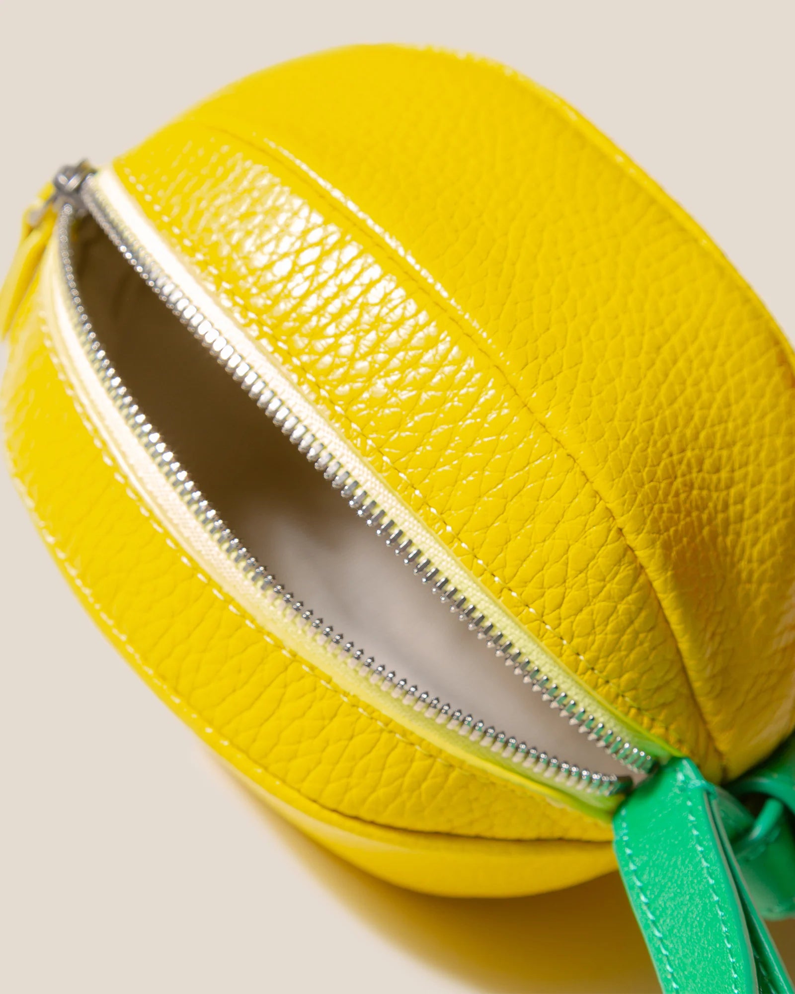 Llimona Bag open