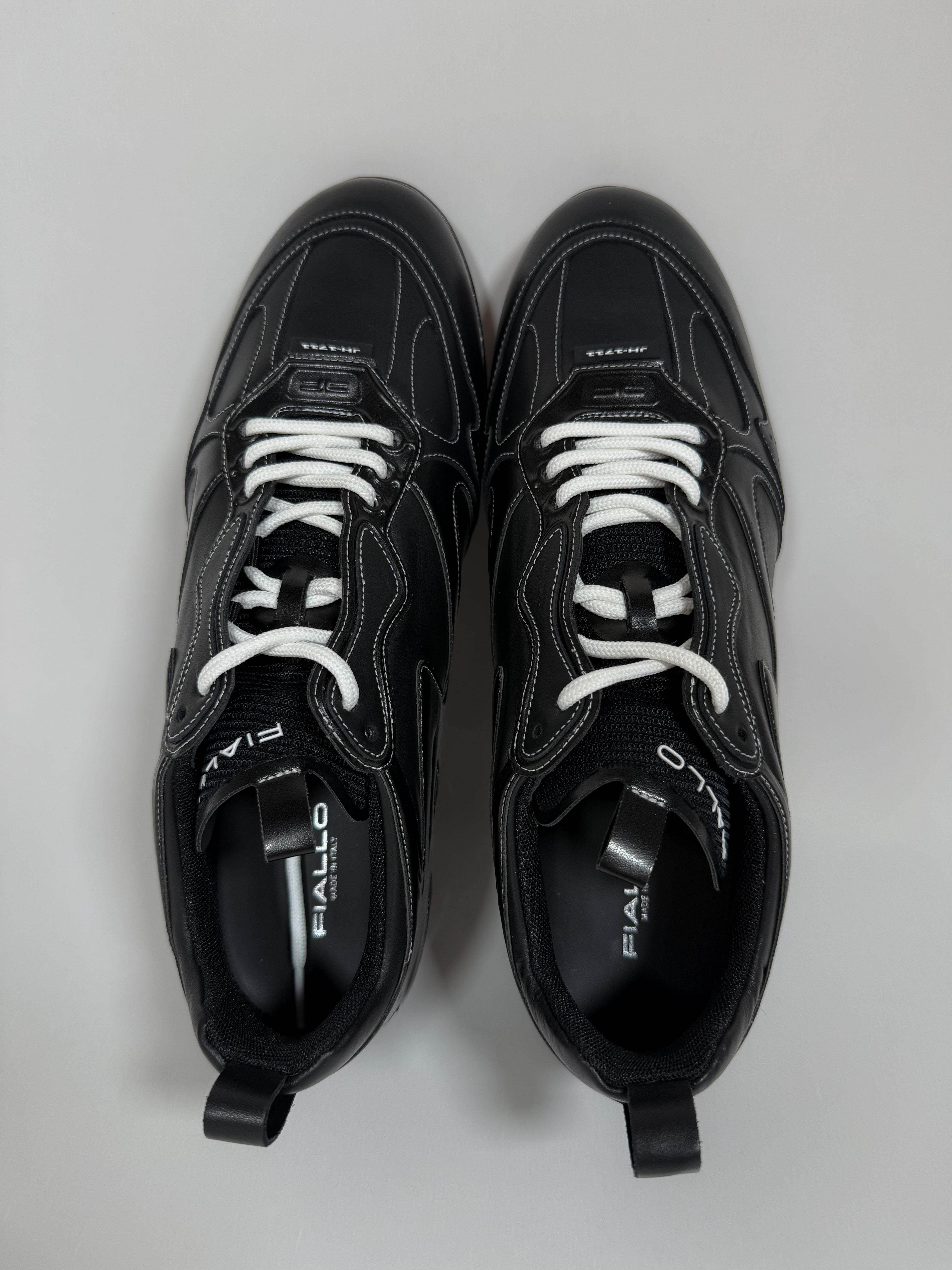 Fiallo Black Lether Sneaker with white lace top