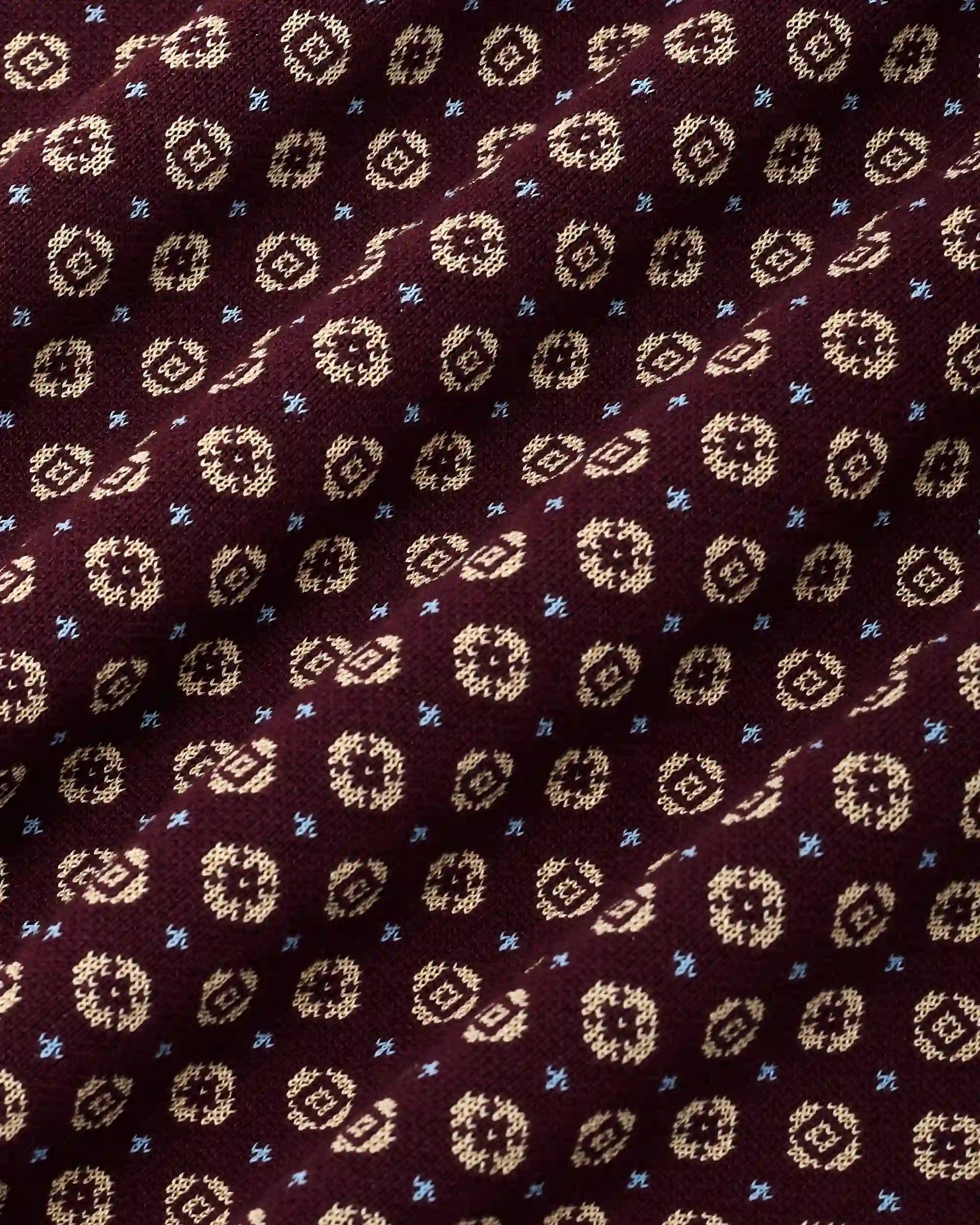 Drole de Monsieur Dunkelrotes Jacquard-Neckholder-Top mit Krawatte