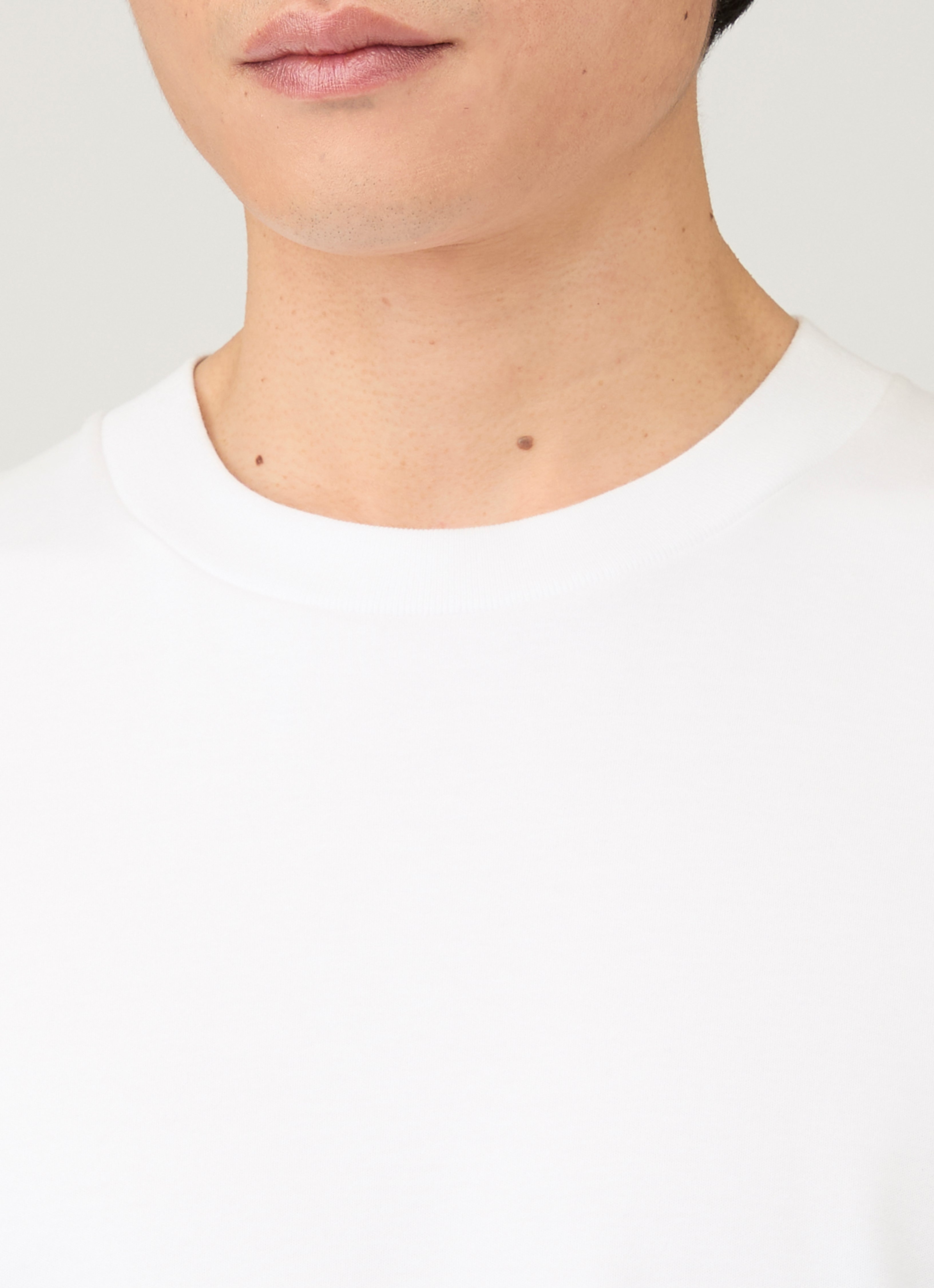 Sunspel heavyweight oversized T-shirt front close up