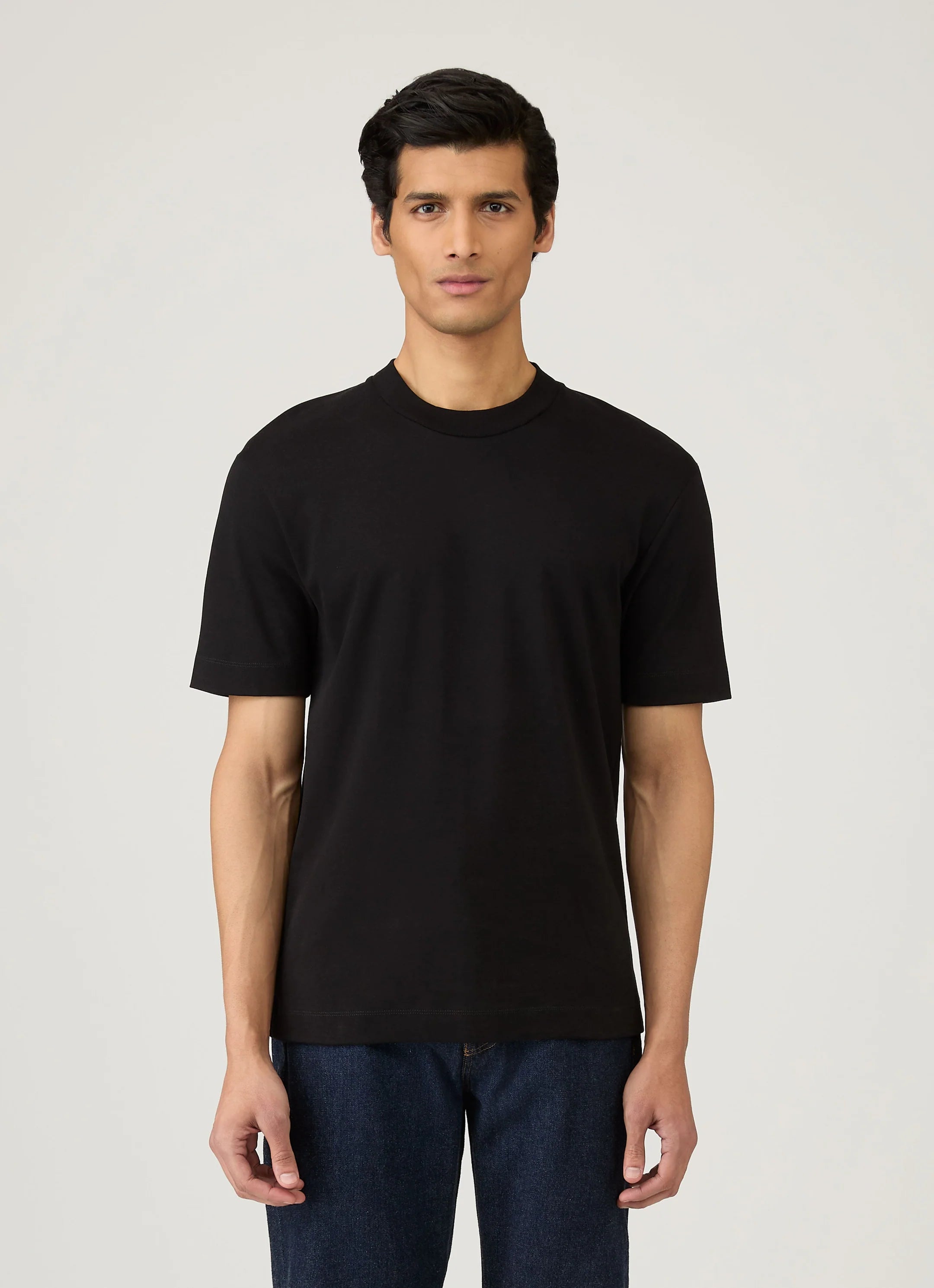 Sunspel Heavy Weight Black T Shirt model front