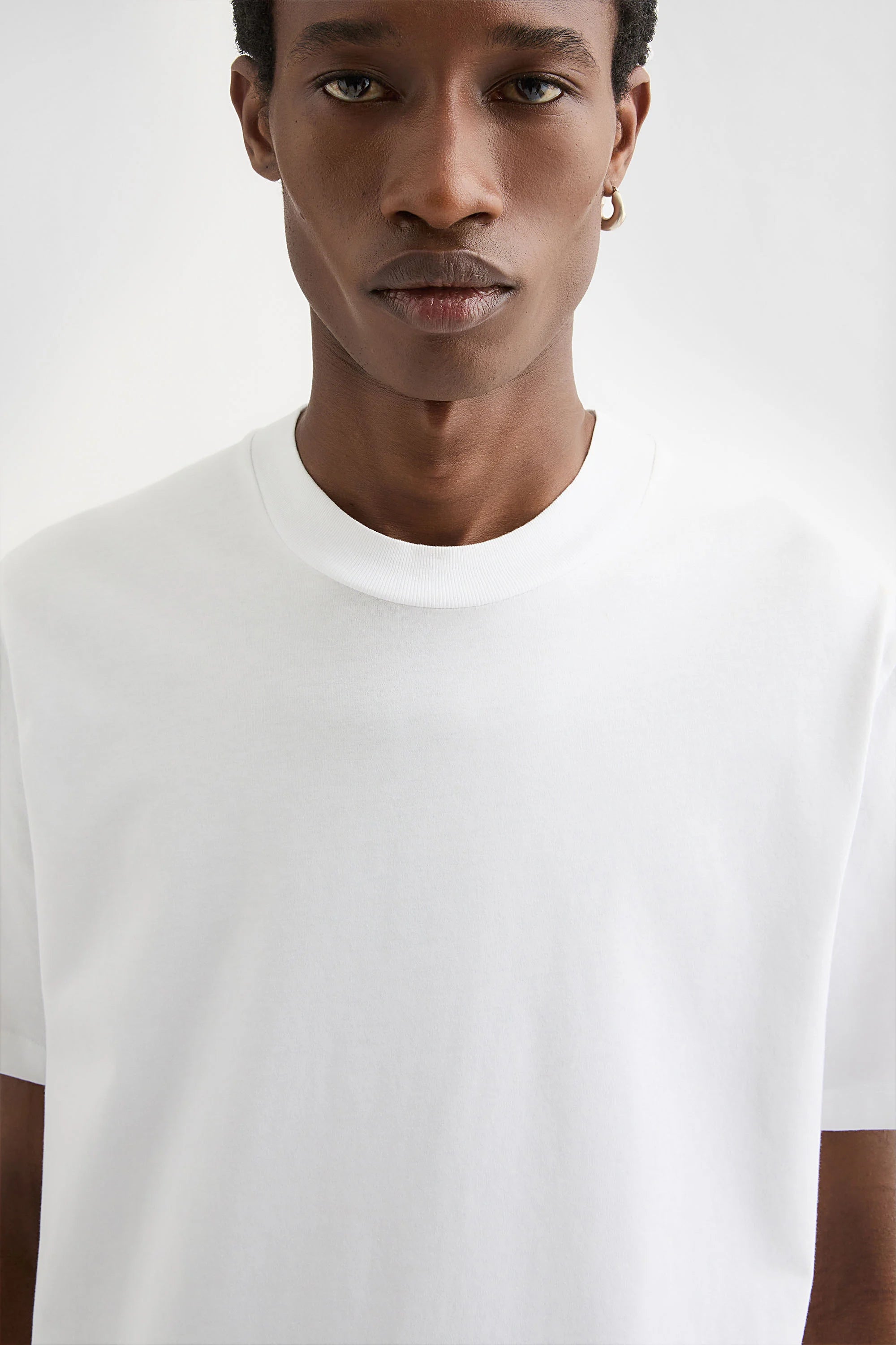 Jil Sander White Crew Neck T-Shirt model detail front