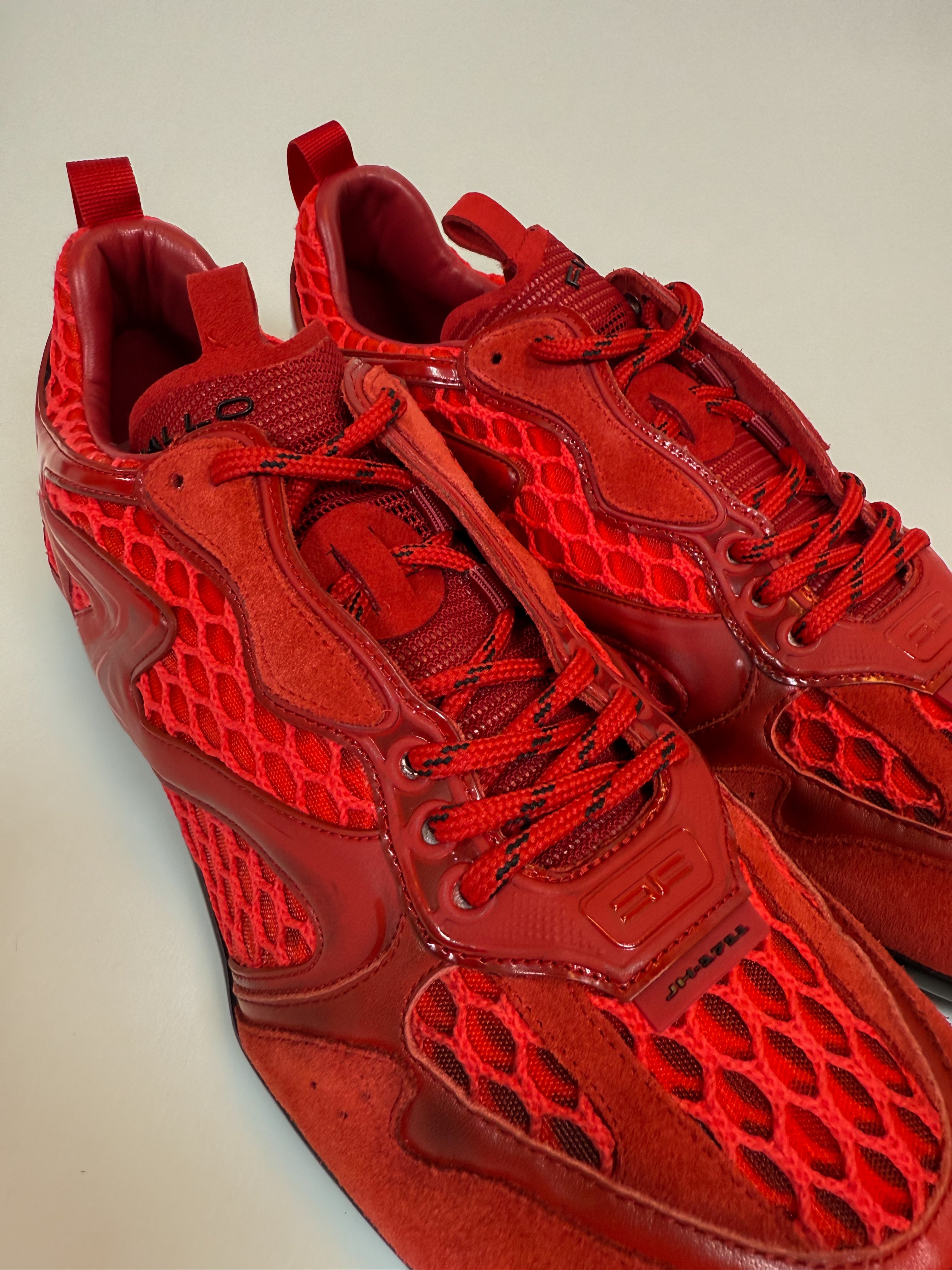 Fiallo red mech car shoe in suede front top