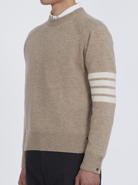 Jerseysömnad raglanärm avslappnad rund halsringning i shetlandsull med 4-streckiga ränder